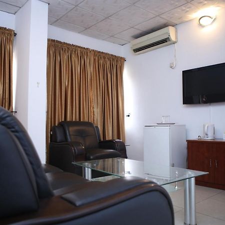 The Habitat Suites International Lagos Extérieur photo