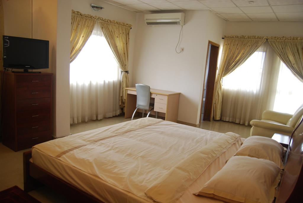 The Habitat Suites International Lagos Extérieur photo