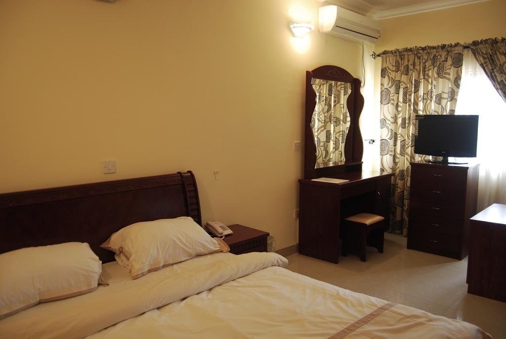 The Habitat Suites International Lagos Extérieur photo