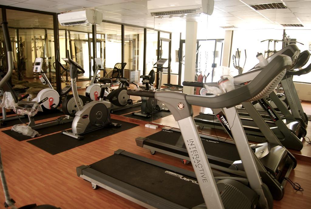 The Habitat Suites International Lagos Extérieur photo