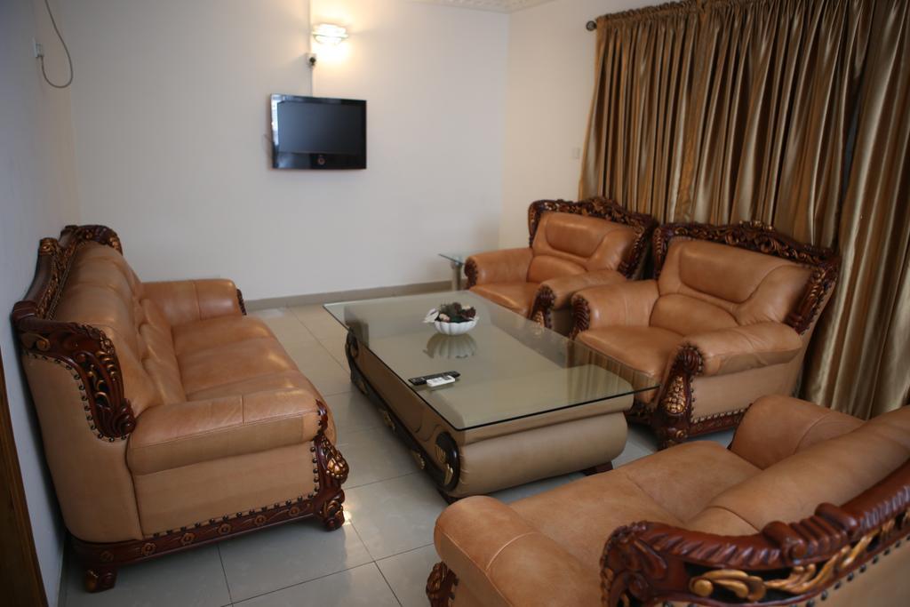 The Habitat Suites International Lagos Extérieur photo