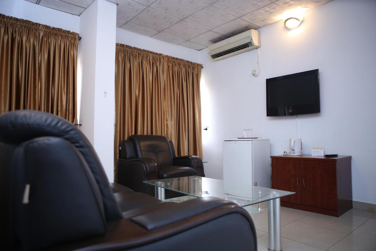 The Habitat Suites International Lagos Extérieur photo