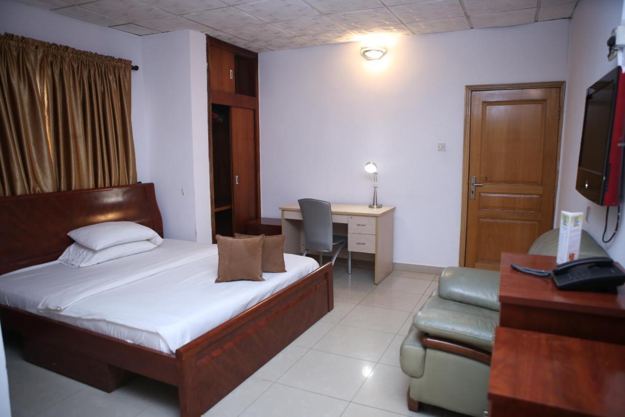 The Habitat Suites International Lagos Extérieur photo