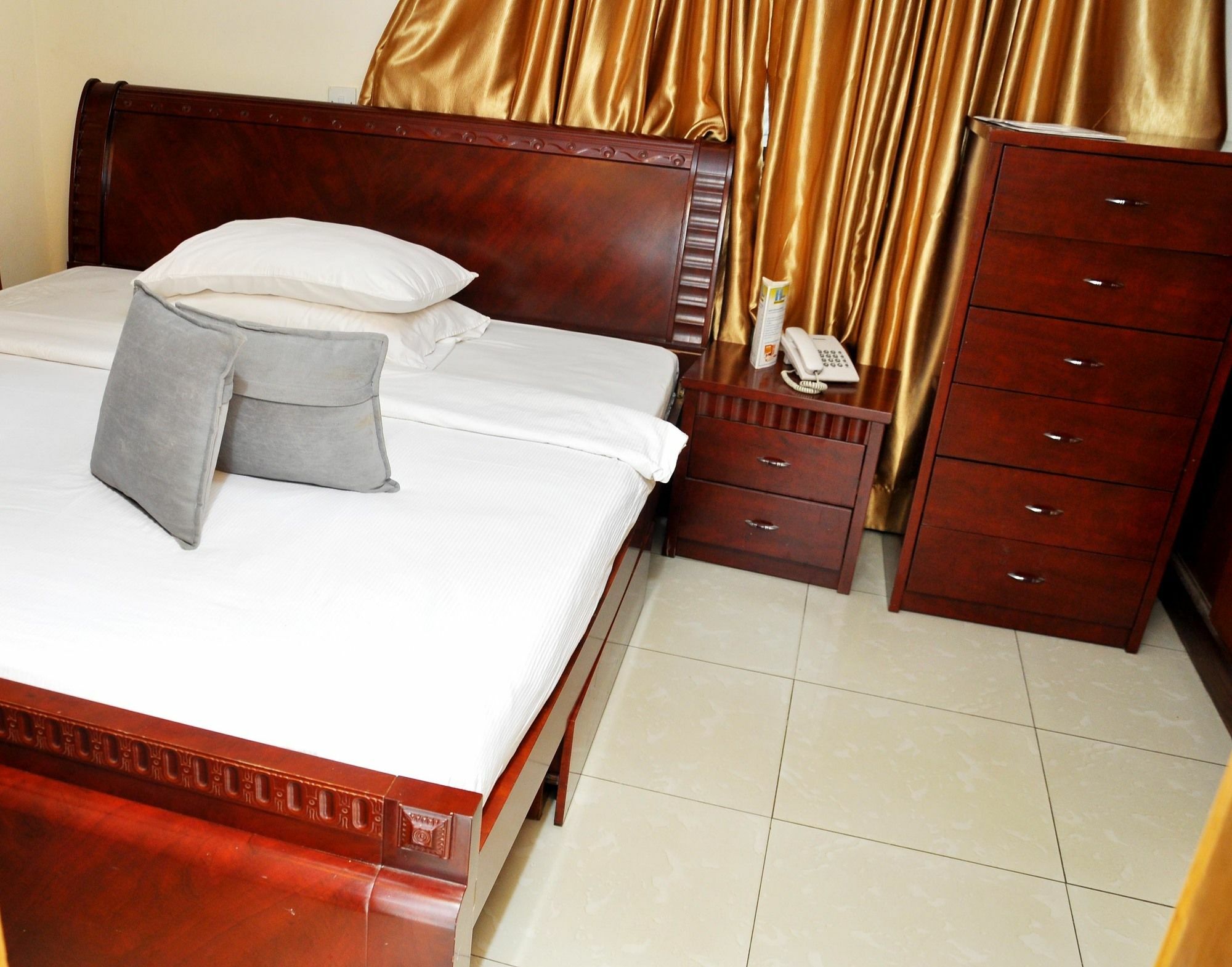 The Habitat Suites International Lagos Extérieur photo