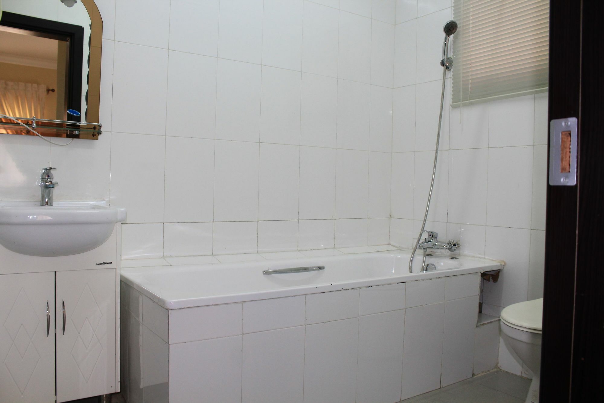 The Habitat Suites International Lagos Extérieur photo