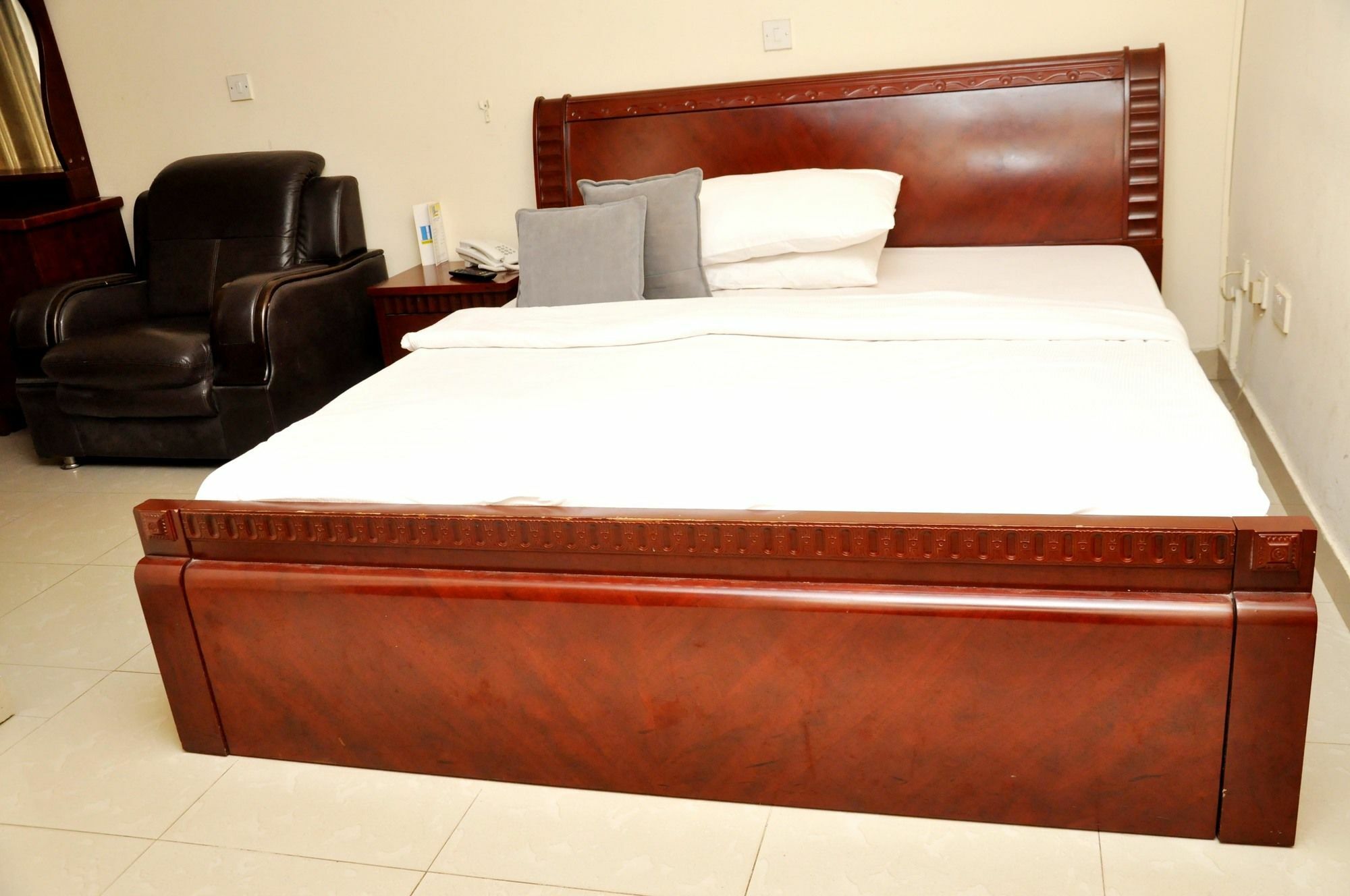 The Habitat Suites International Lagos Extérieur photo
