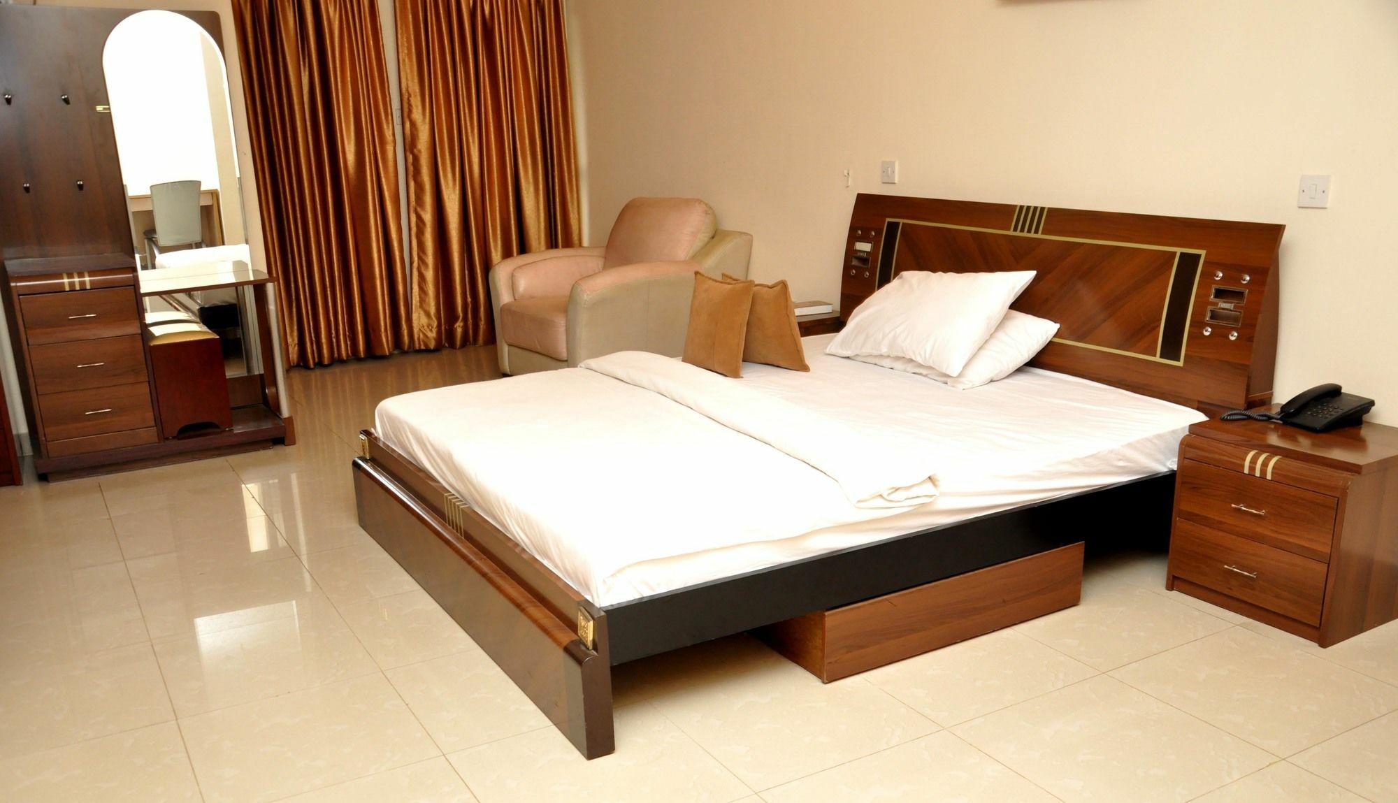 The Habitat Suites International Lagos Extérieur photo