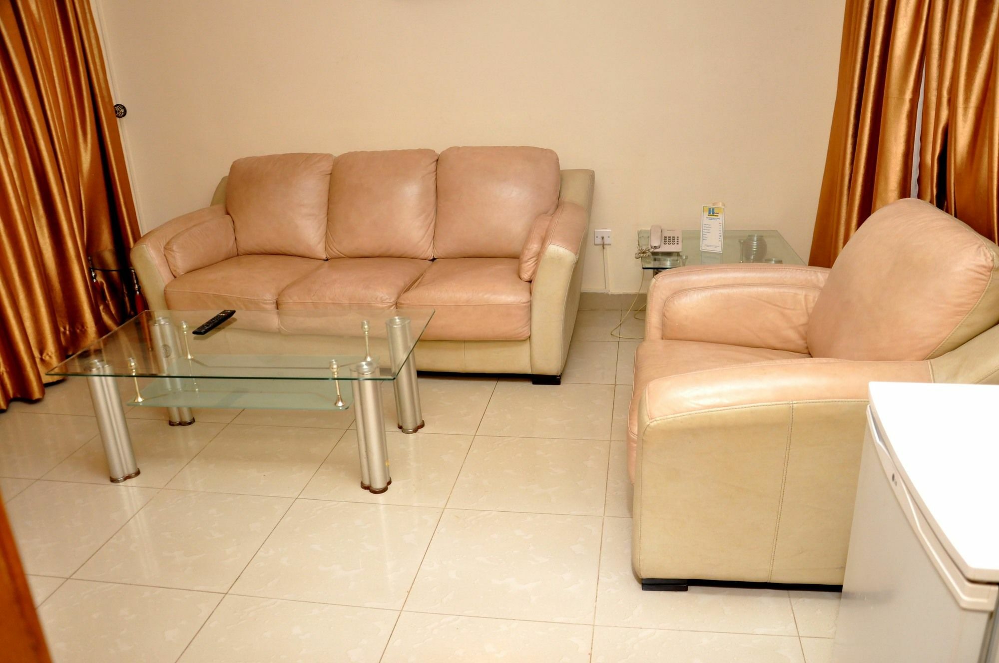 The Habitat Suites International Lagos Extérieur photo